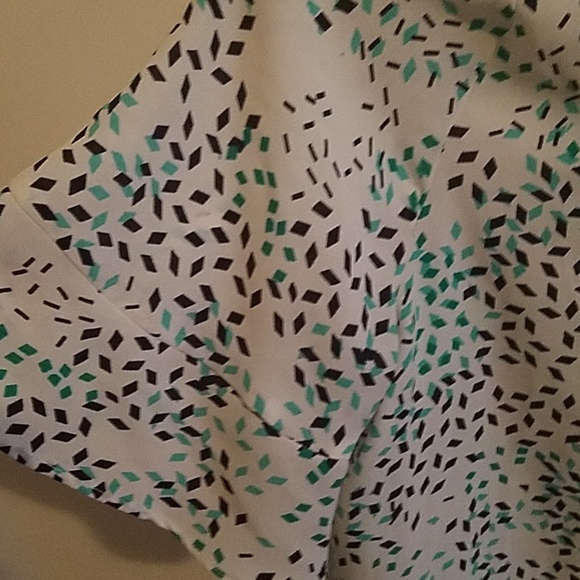 Blouse - Picture 2 of 3